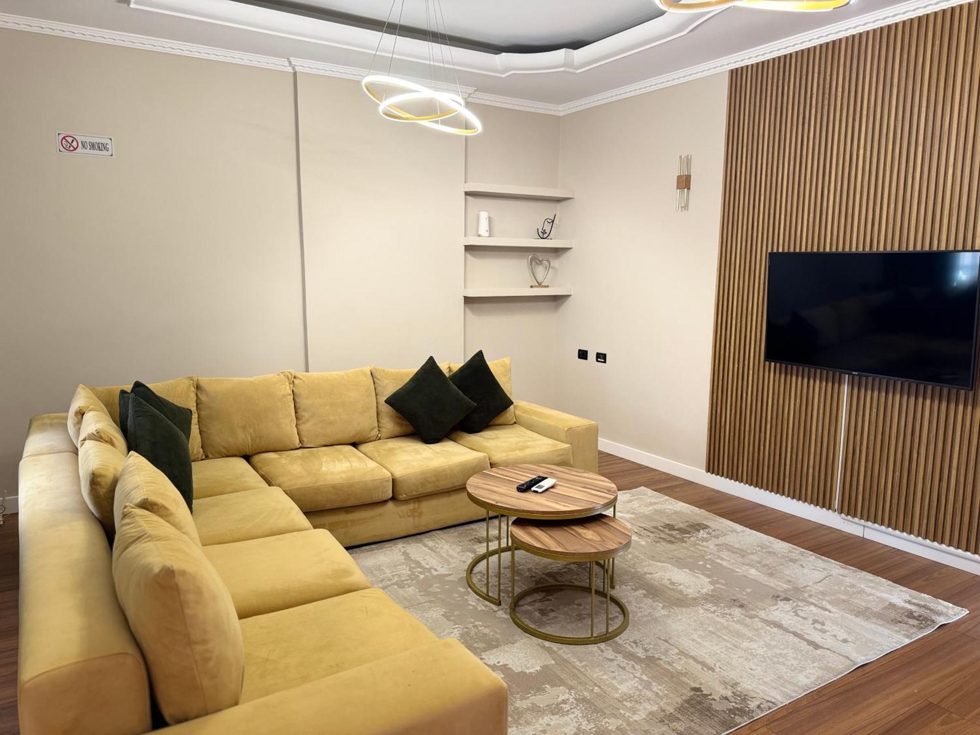 Golden Dublex Appartamento Tirana